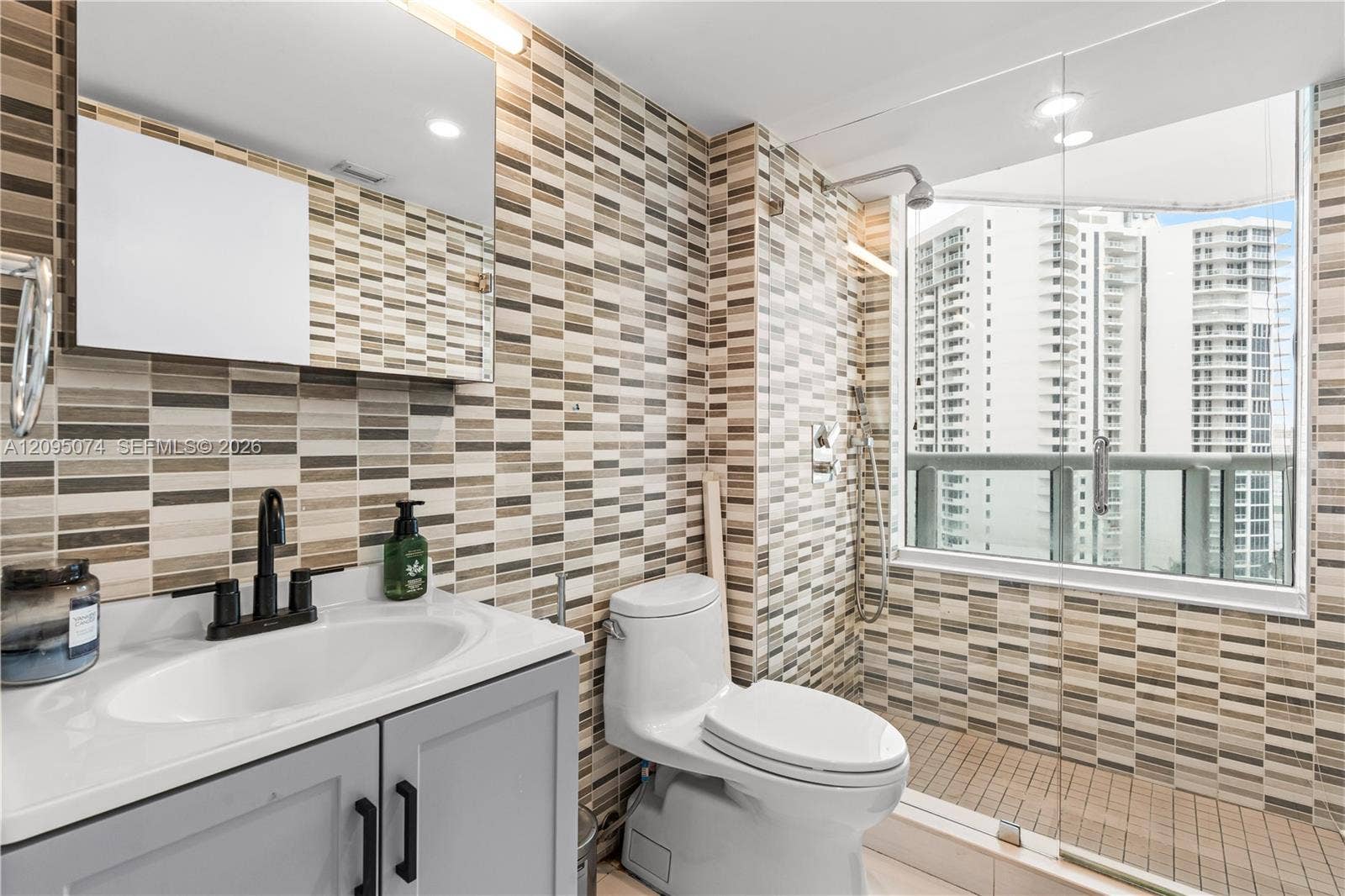 21055 Yacht Club Drive, #1703, Aventura, FL 33180 Photo 23