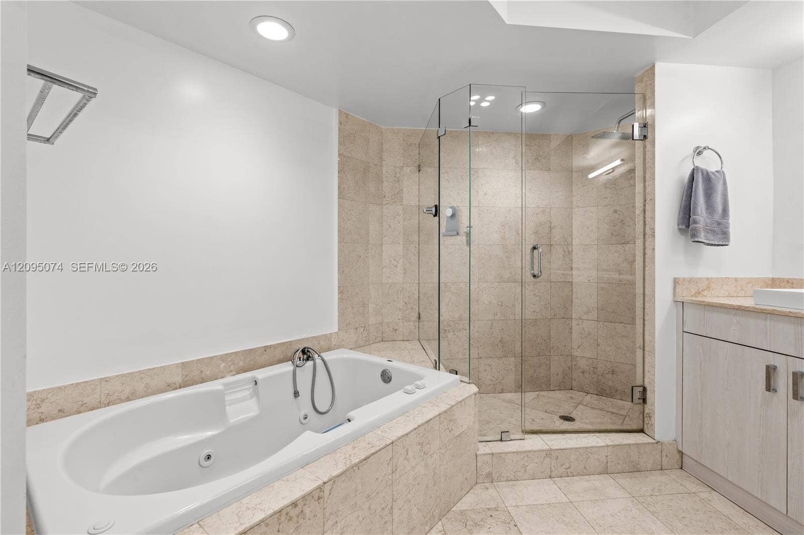 21055 Yacht Club Drive, #1703, Aventura, FL 33180 Photo 12