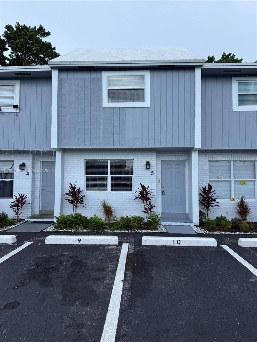 Property photo for 420 NE 18th Avenue, #5, Homestead, FL