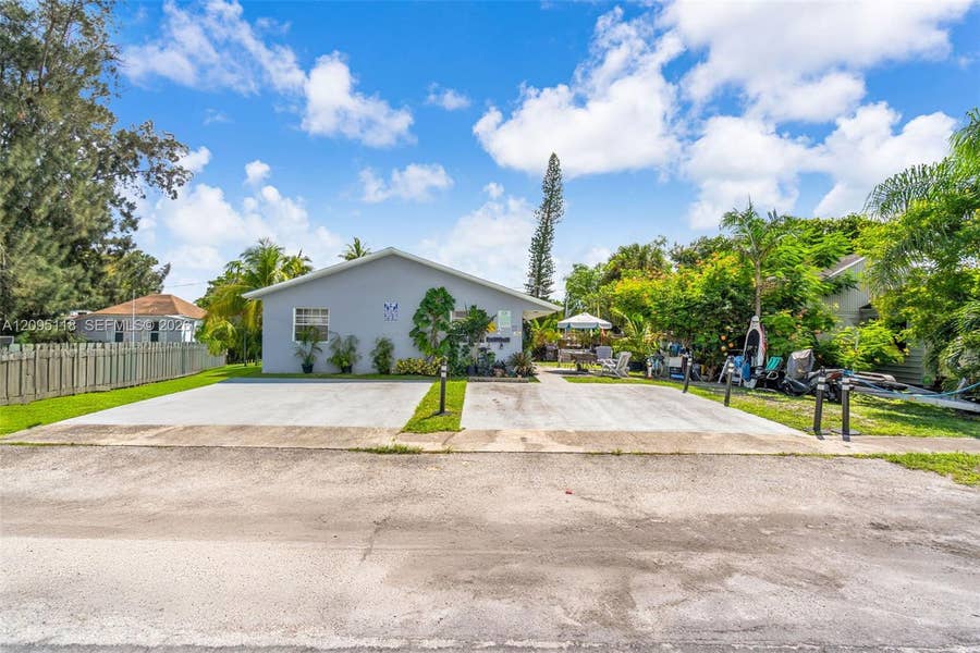 Property photo for 235-237 SW 12th Street, Dania Beach, FL