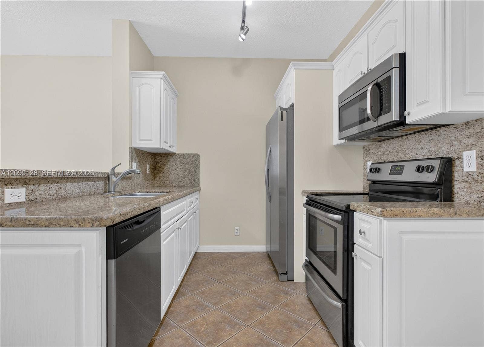 3677 San Simeon Circle, Weston, Weston, FL 33331 Photo 5