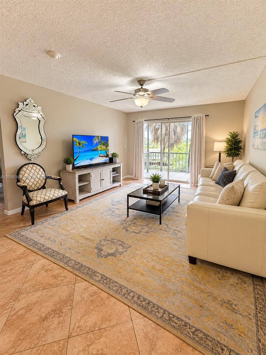 610 Tennis Club Drive, #303, Fort Lauderdale, Fort Lauderdale, FL 33311 Photo 2