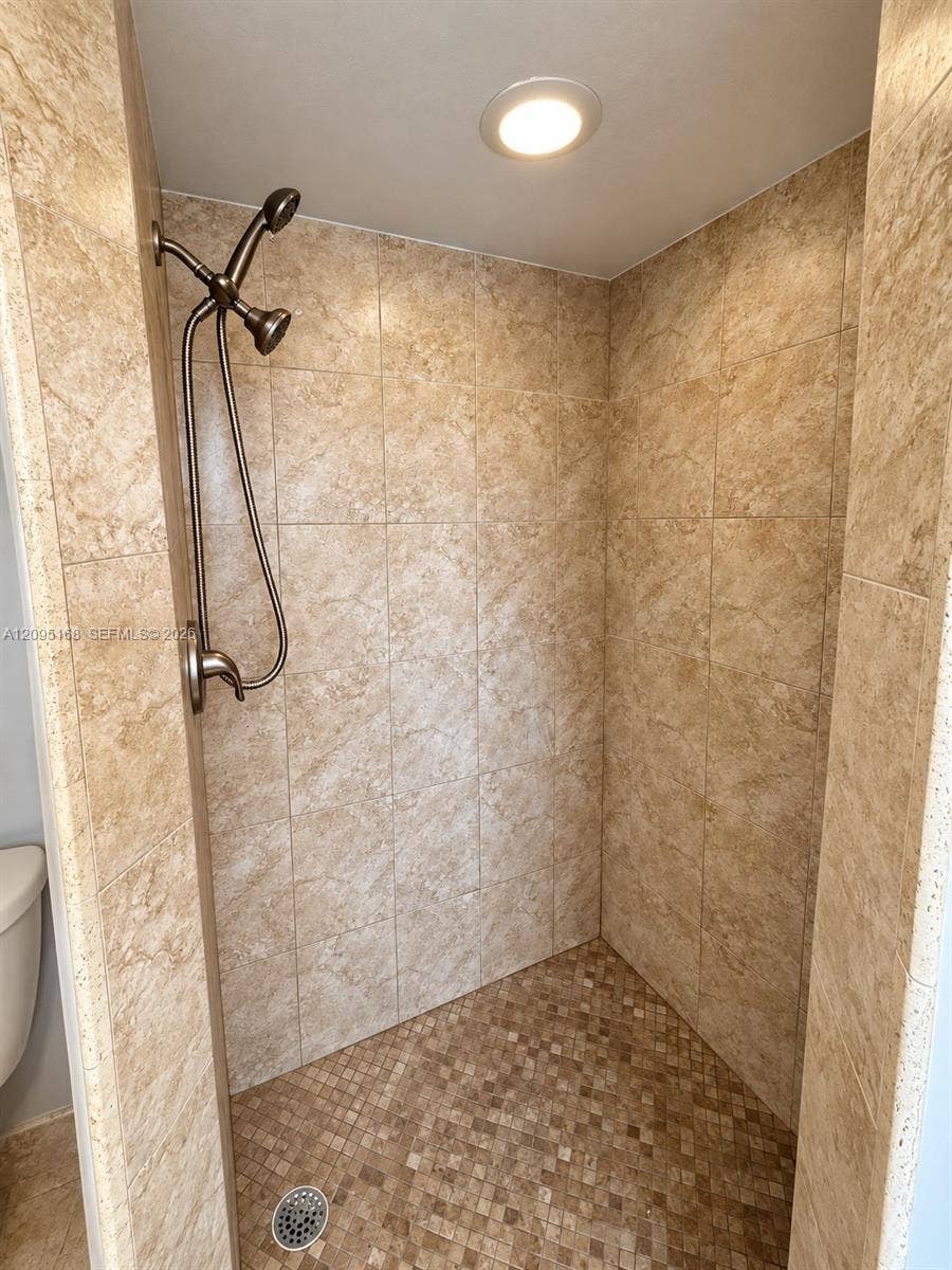 610 Tennis Club Drive, #303, Fort Lauderdale, Fort Lauderdale, FL 33311 Photo 10