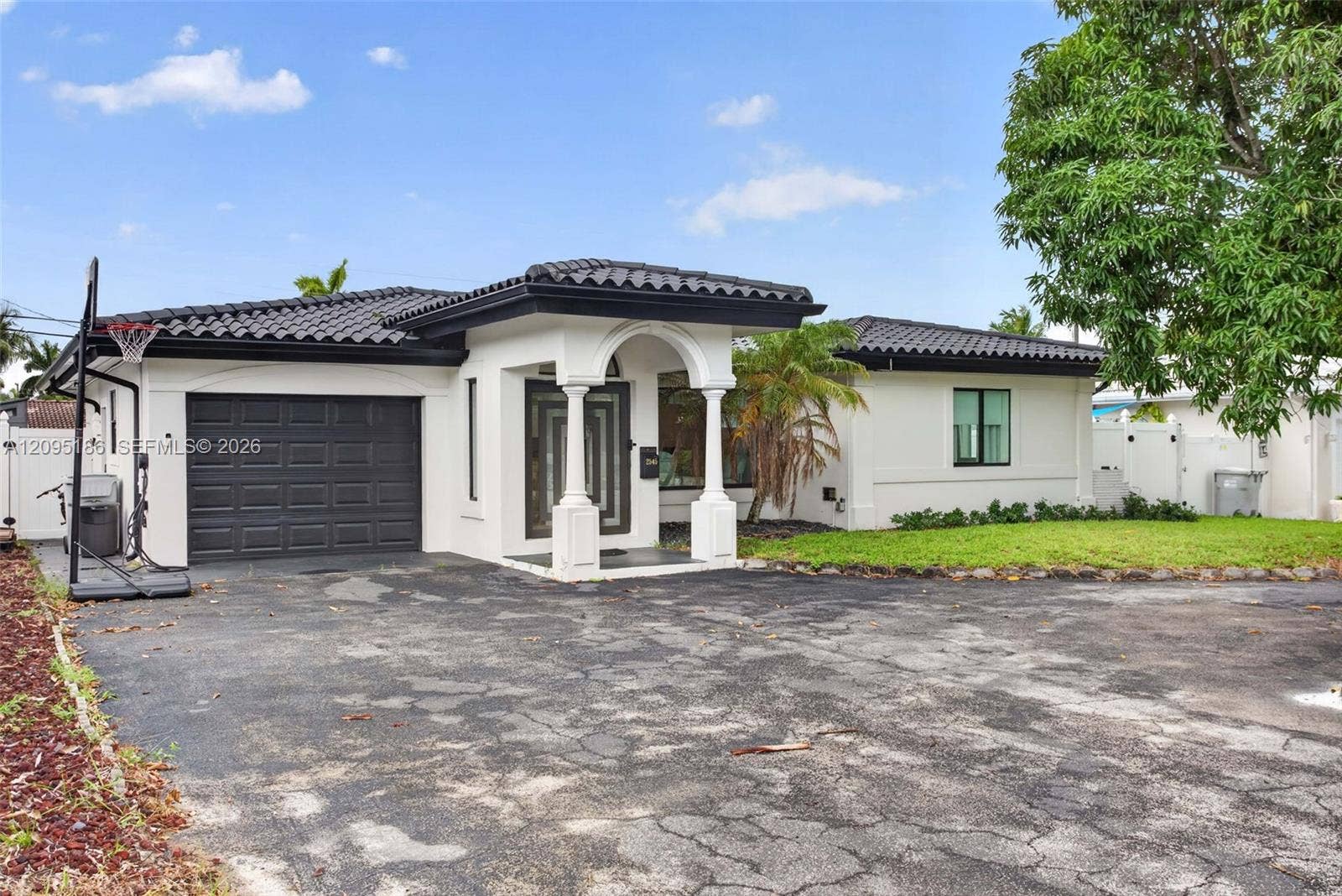 2545 SE 2nd Court, Pompano Beach, FL 33062 Photo 2