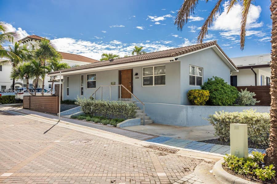 Property photo for 328 Missouri Street, Hollywood, FL