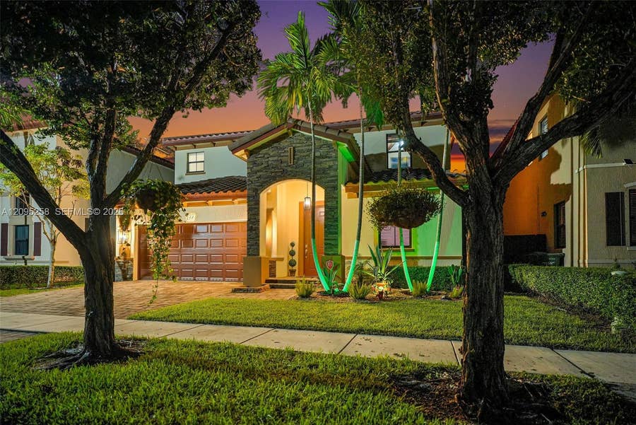 Property photo for 122 NE 27th Avenue, Homestead, FL