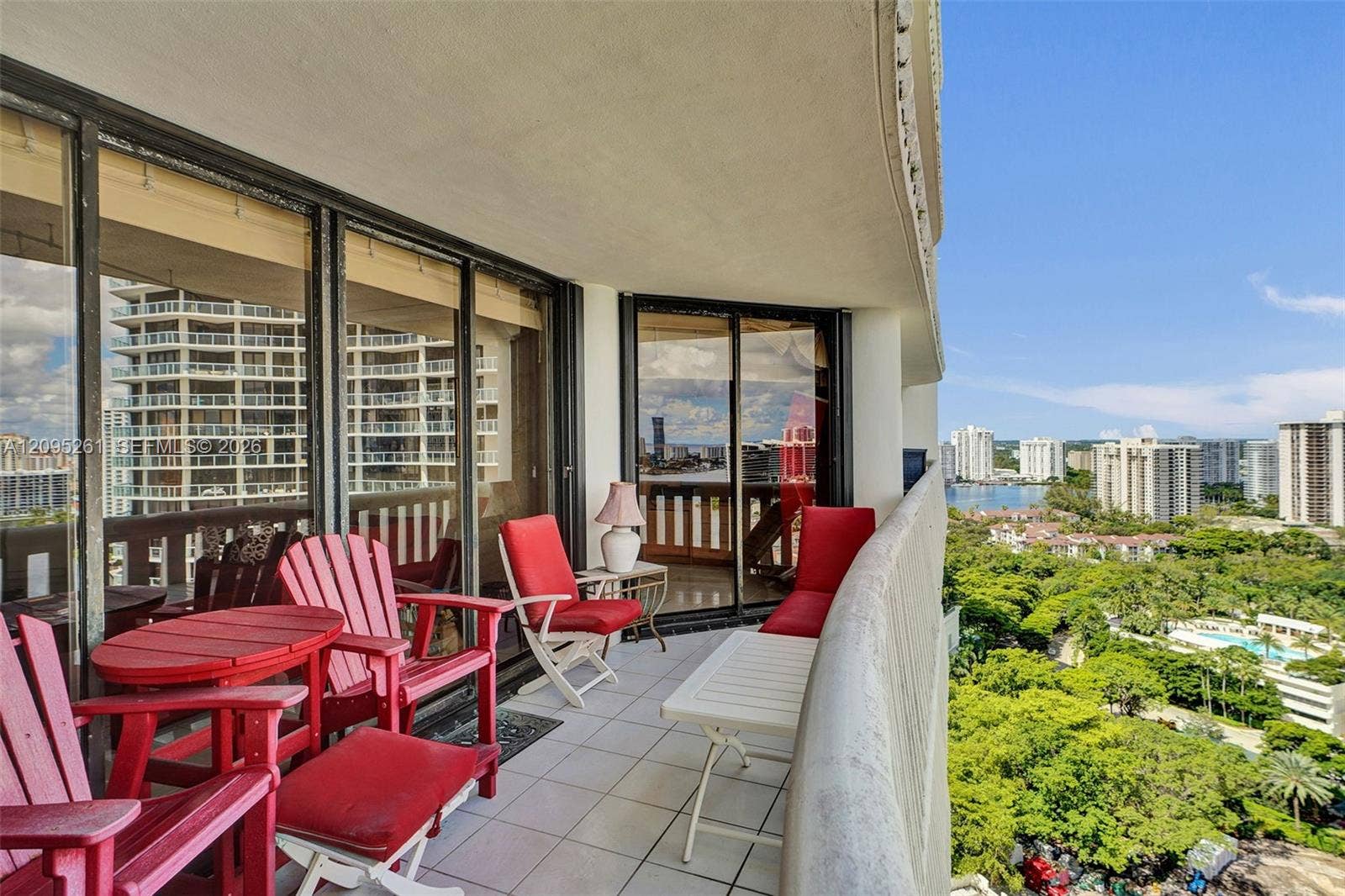 3000 Island Boulevard, #2304, Aventura, FL 33160 Photo 9