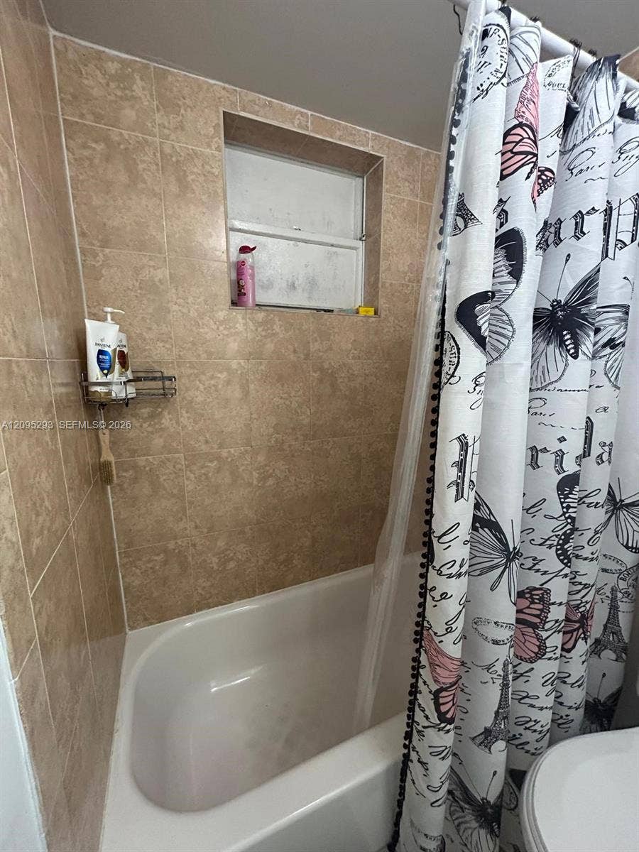 1100 NE 1st Court, #104, Hallandale Beach, Hallandale Beach, FL 33009 Photo 3