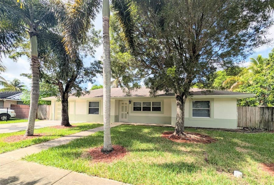 Property photo for 945 NW 4th Lane, Florida City, FL