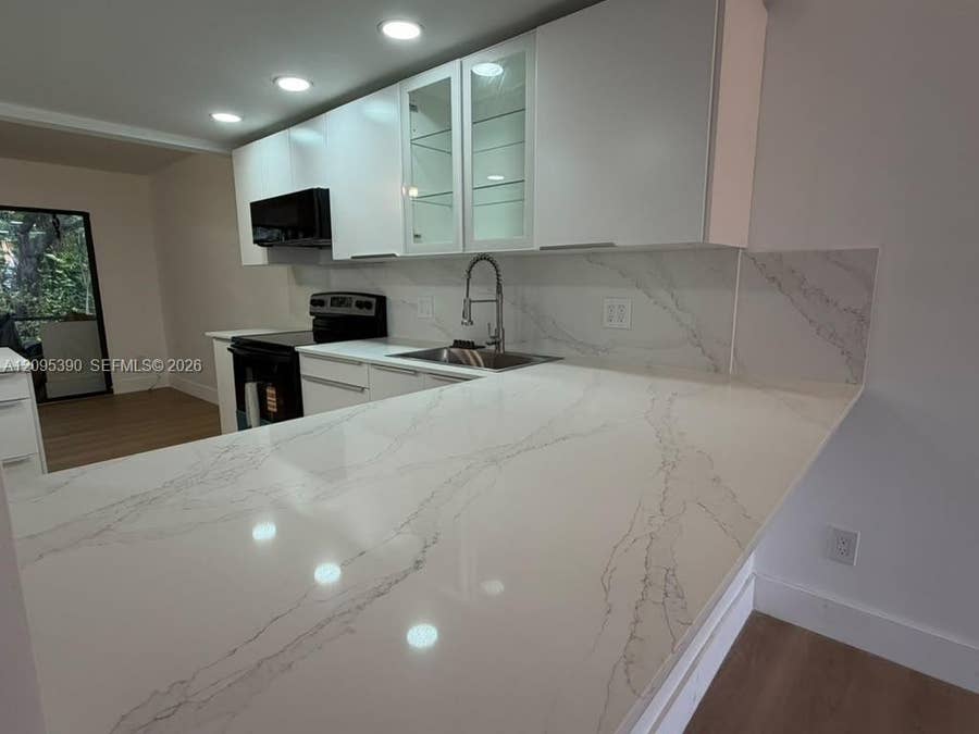 Property photo for 639 N University Drive, #17, Plantation, FL
