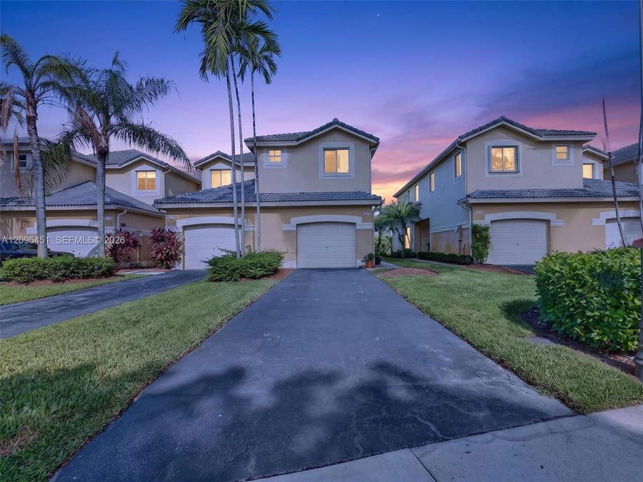 Property photo for 2475 W Cordoba Bend, Weston, FL