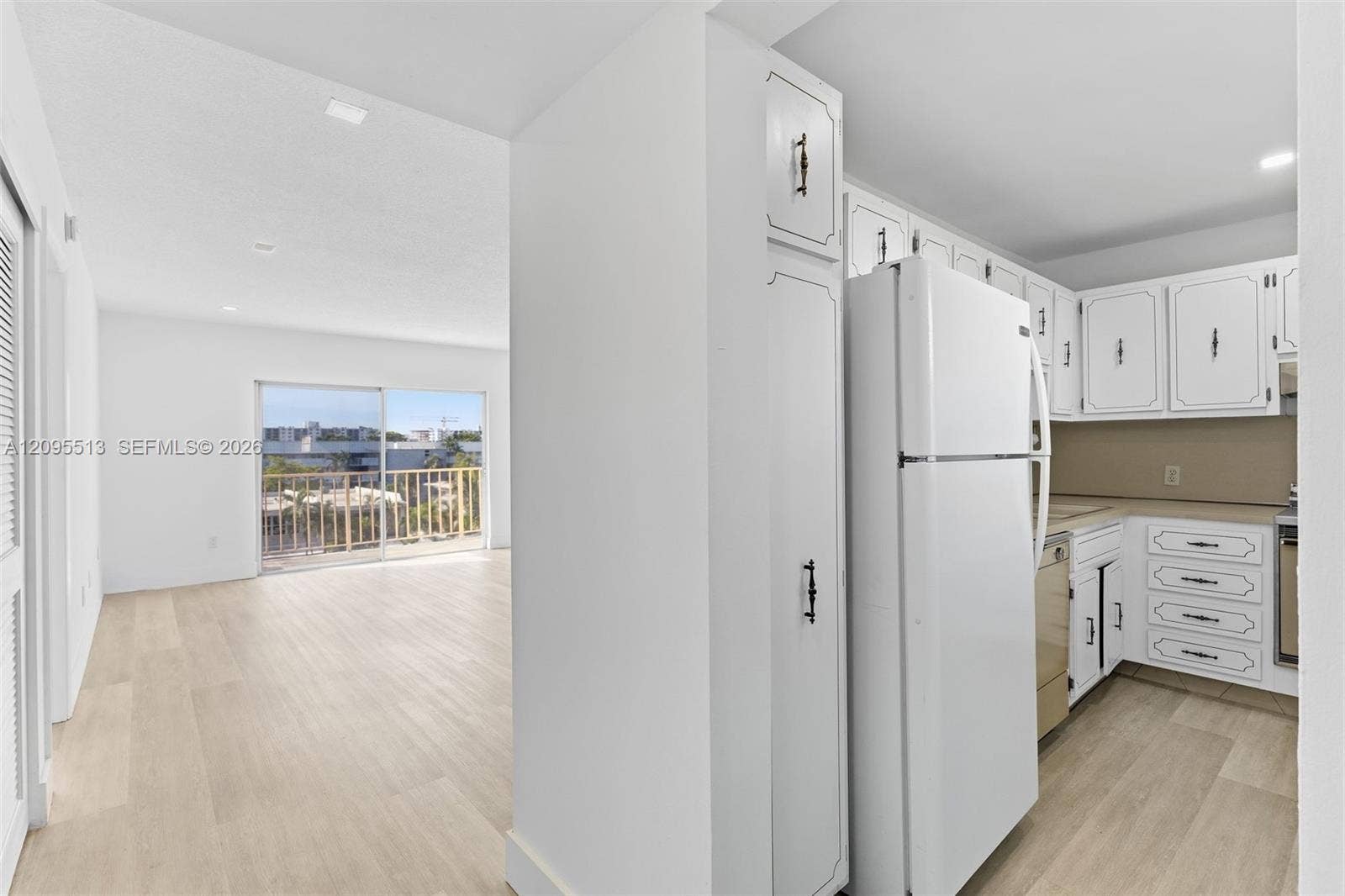 3770 NE 171st Street, #402, North Miami Beach, FL 33160 Photo 3