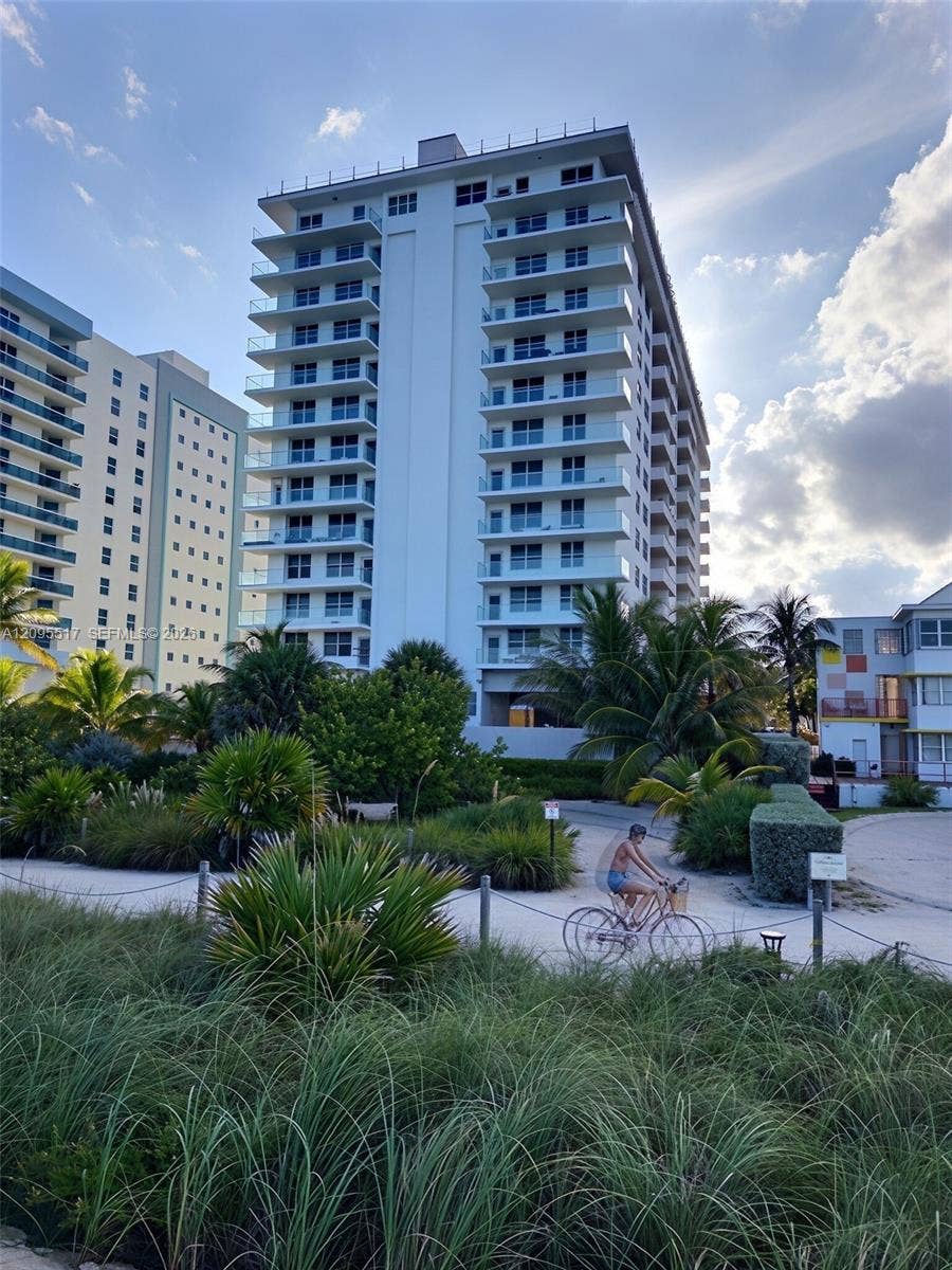9225 Collins Avenue, #1109, Surfside, Surfside, FL 33154 Photo 4