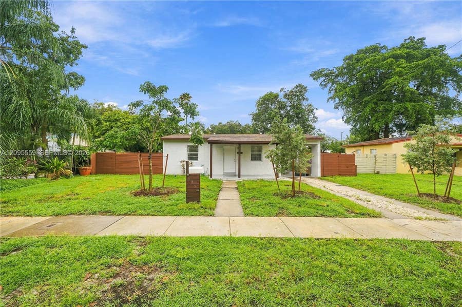 Property photo for 133 SW 22nd Terrace, Fort Lauderdale, FL