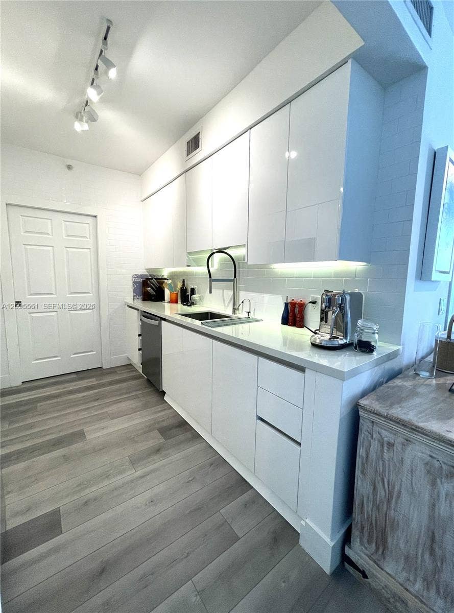 350 SE 2nd Street, #680, Fort Lauderdale, FL 33301 Photo 4