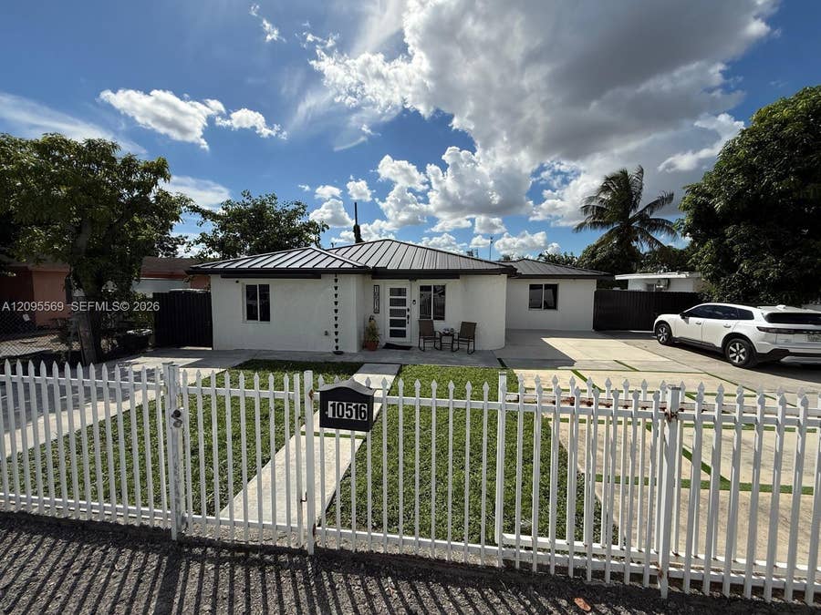 Property photo for 10516 NW 36th Place, Miami, FL
