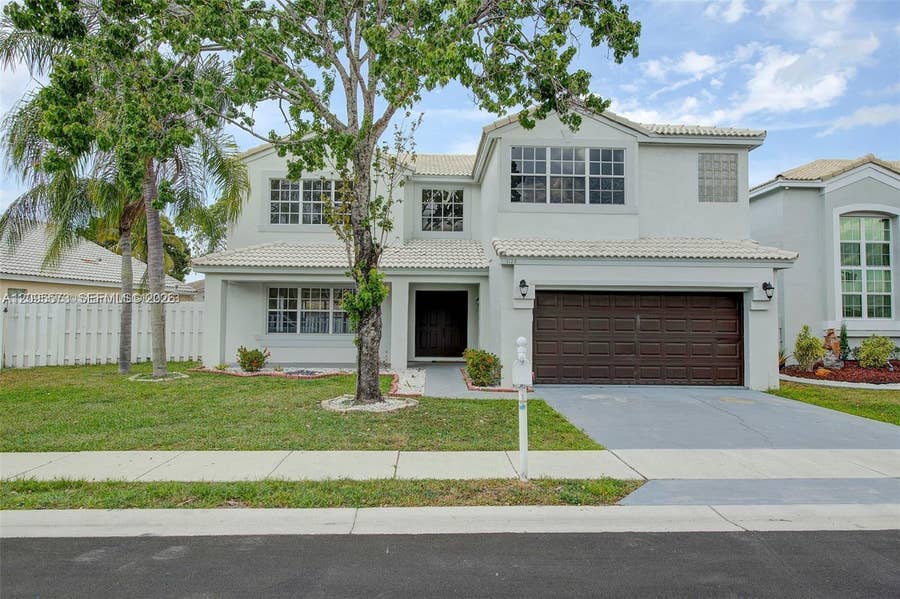 Property photo for 1127 SW 104th Way, Pembroke Pines, FL