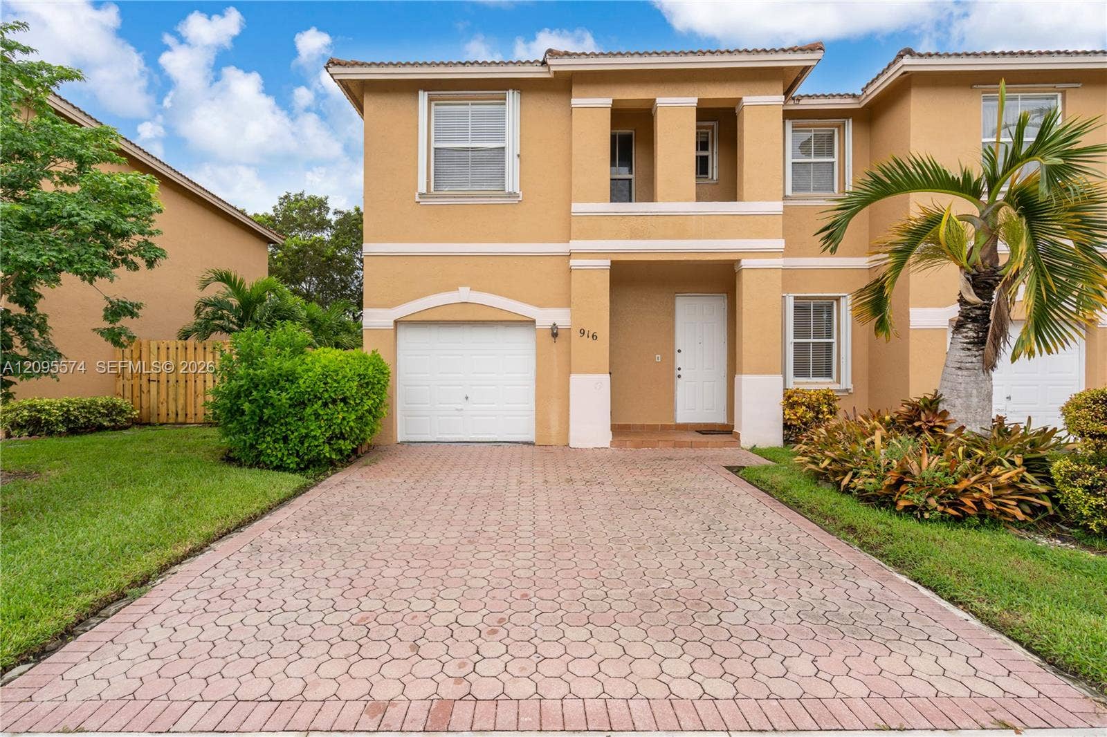 916 NW 135th Terrace, Pembroke Pines, FL 33028 Photo 1