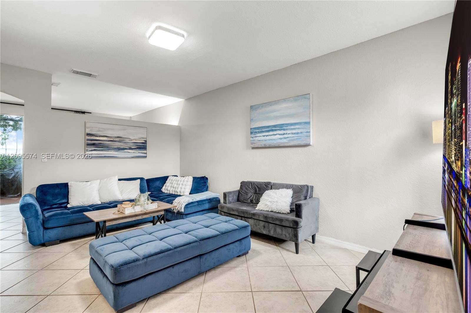 916 NW 135th Terrace, Pembroke Pines, FL 33028 Photo 4