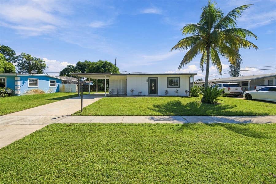 Property photo for 1944 Baythorne Road, West Palm Beach, FL