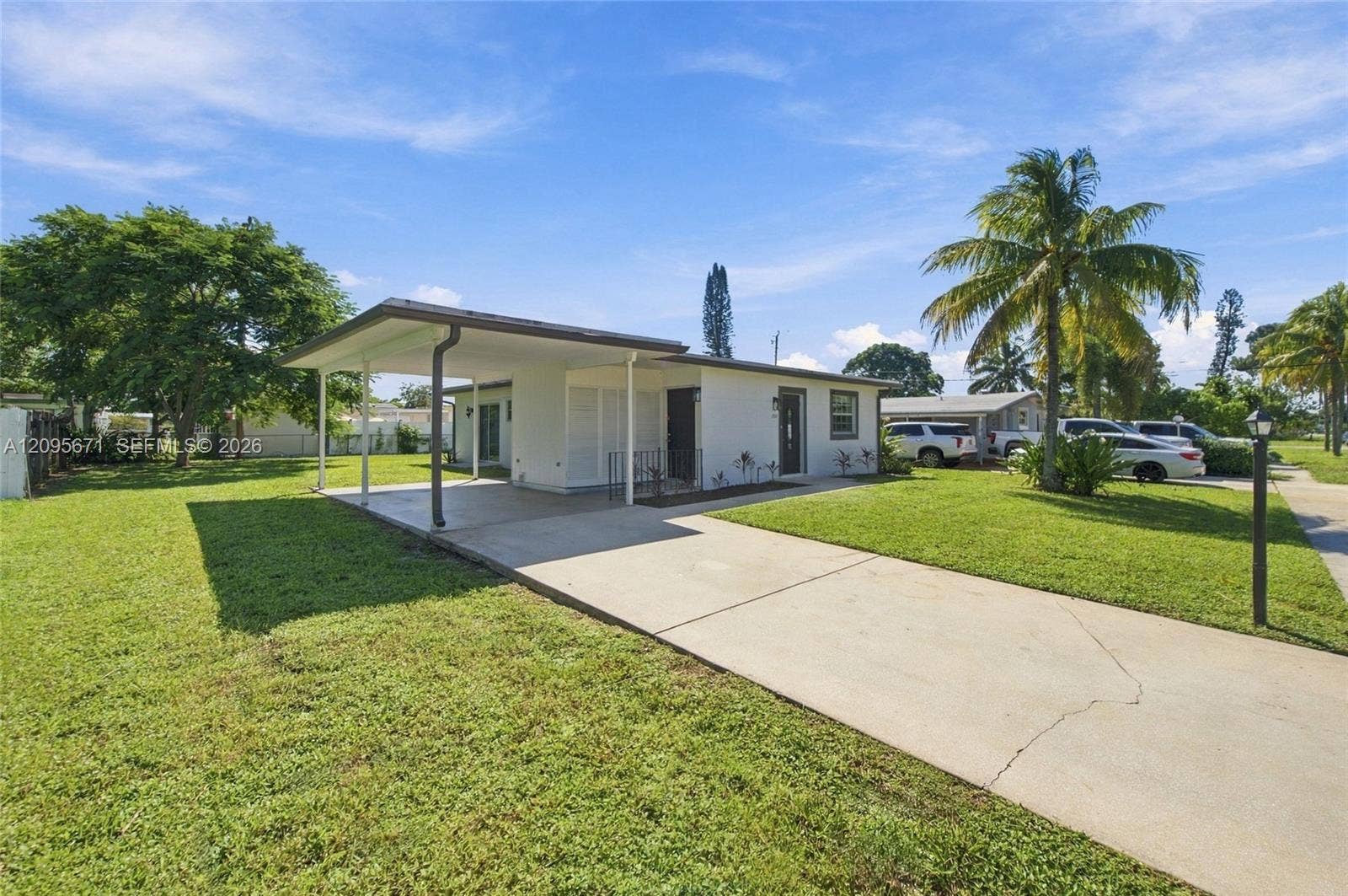 1944 Baythorne Road, West Palm Beach, FL 33415 Photo 2