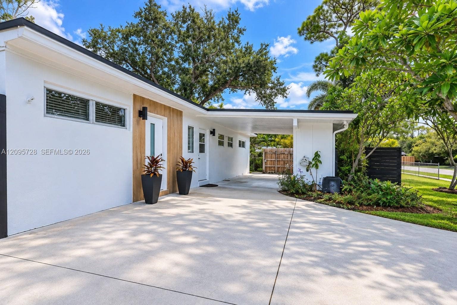3121 SW 15th Court, Fort Lauderdale, FL 33312 Photo 4