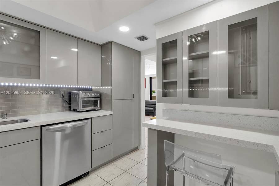 Property photo for 1623 Collins Avenue, #812, Miami Beach, FL