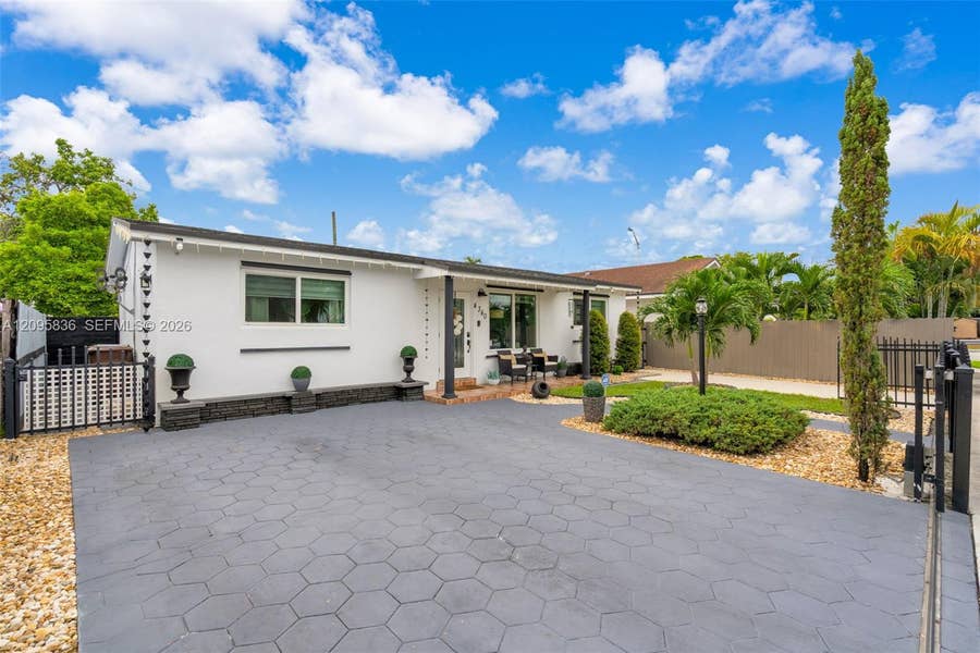 Property photo for 4340 W 5th Avenue, Hialeah, FL