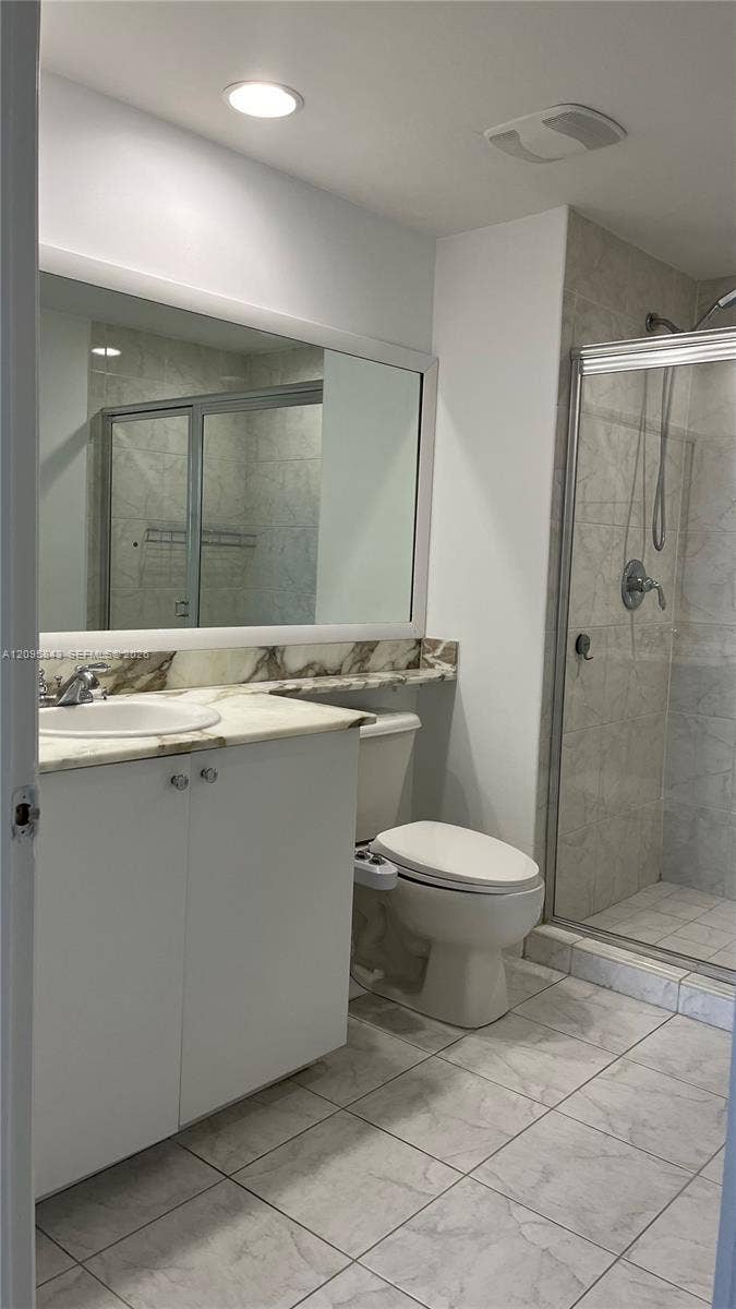 18800 NE 29th Avenue, #1023, Aventura, FL 33180 2n bathroom