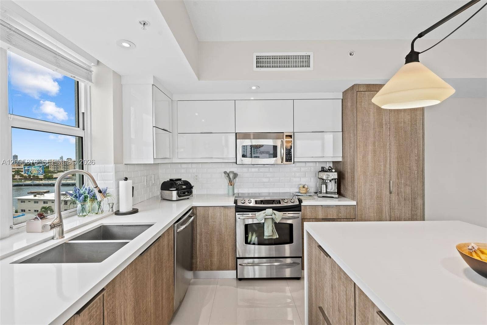 7910 Harbor Island, #706B, North Bay Village, FL 33141 Photo 7