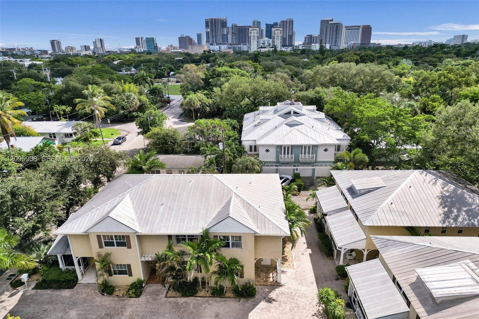 1212 W Las Olas Boulevard, Fort Lauderdale, FL 33312 Photo 2