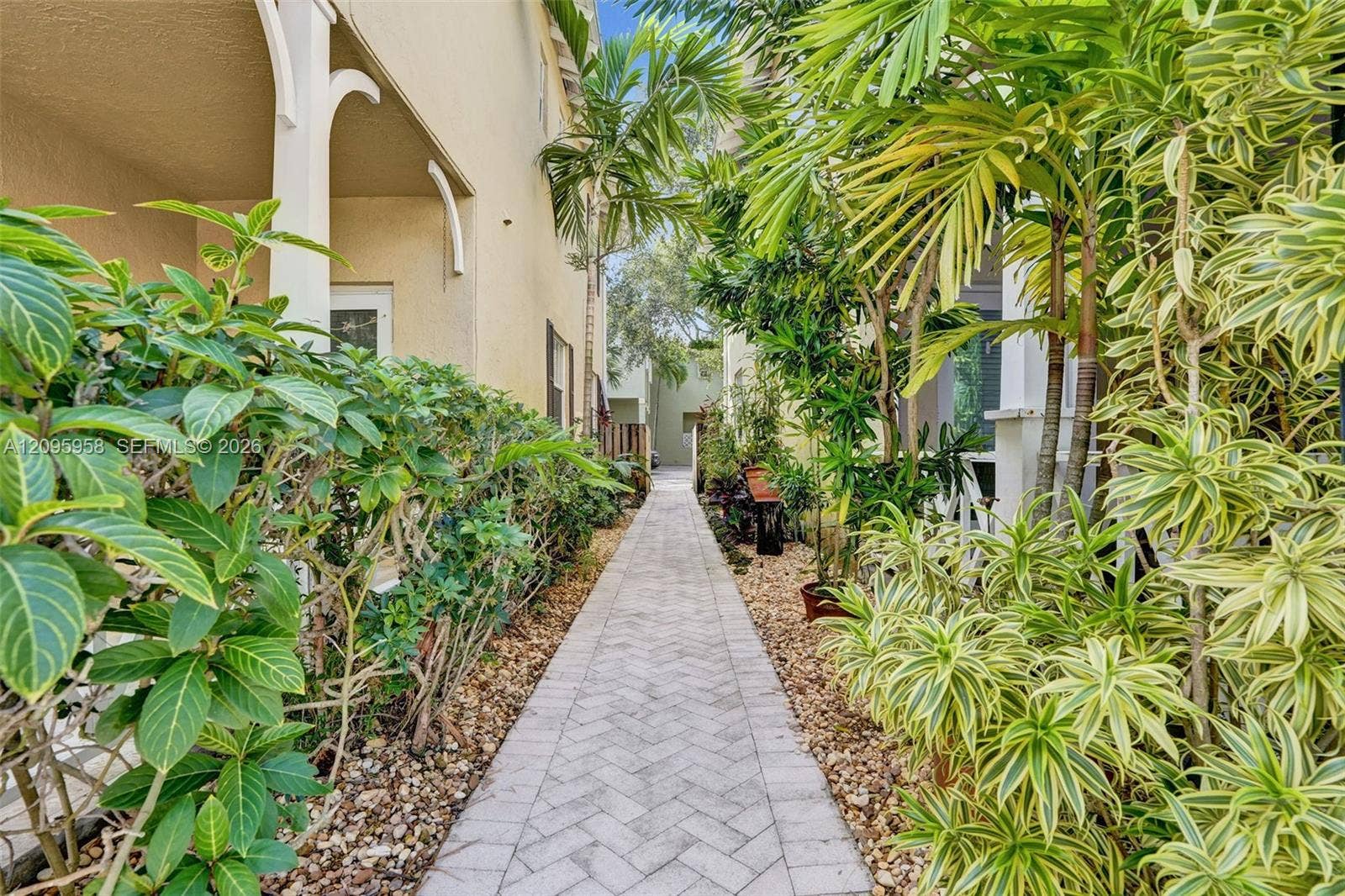 1212 W Las Olas Boulevard, Fort Lauderdale, FL 33312 Photo 34