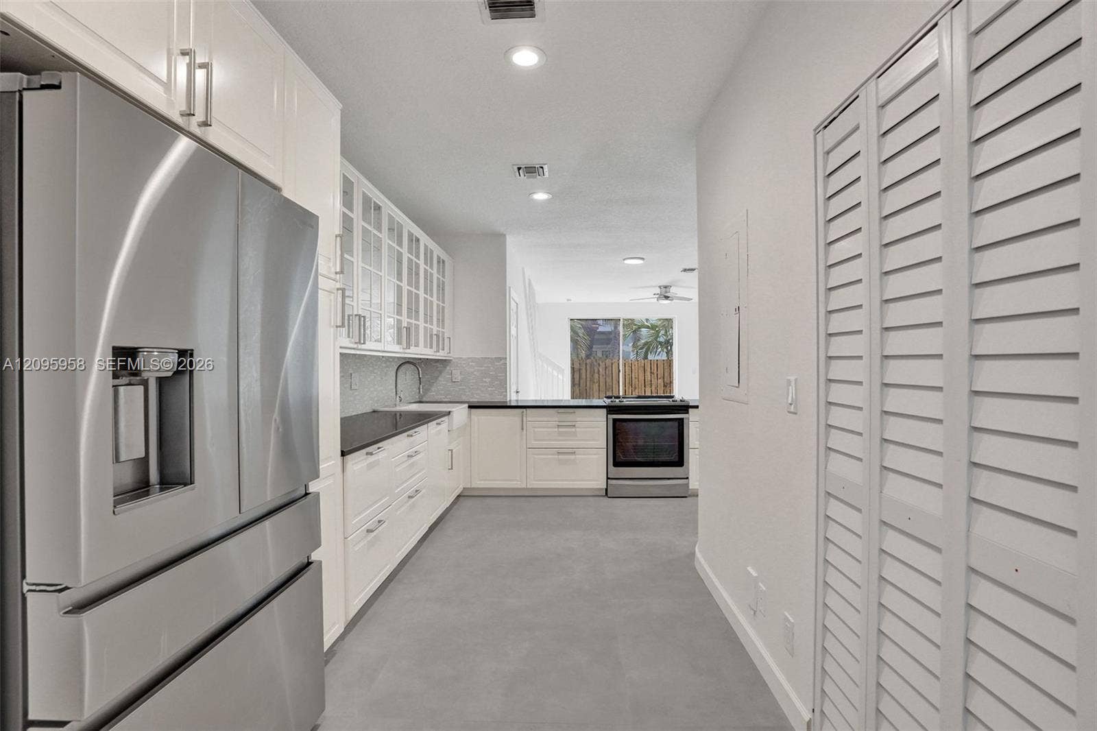 1212 W Las Olas Boulevard, Fort Lauderdale, FL 33312 Photo 6