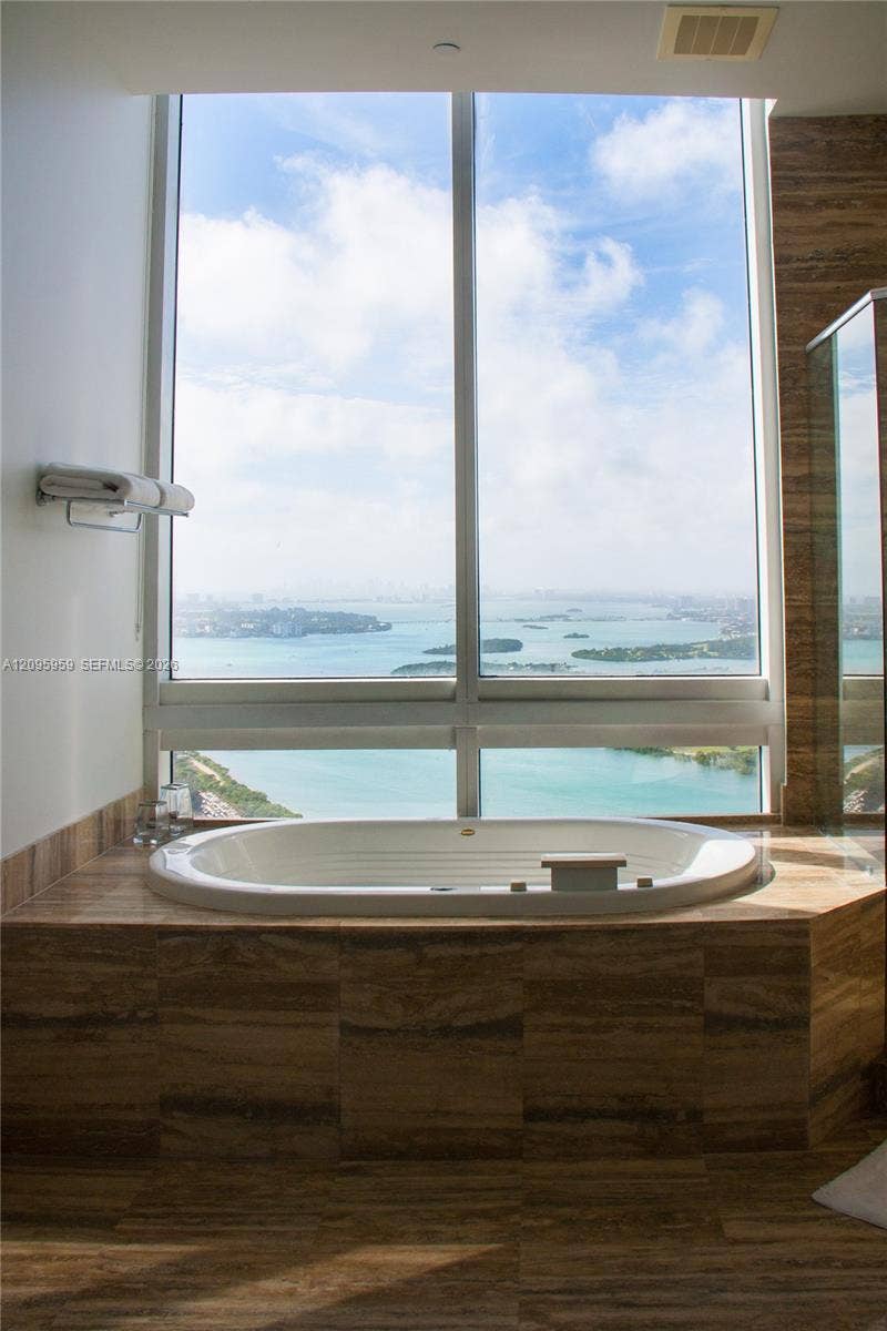 15811 Collins Avenue, #4306, Sunny Isles Beach, FL 33160 Photo 4