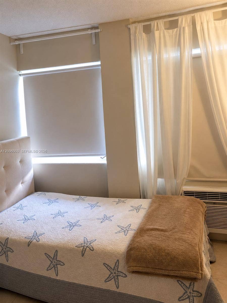 220 Kings Point Drive, #411, Sunny Isles Beach, Sunny Isles Beach, FL 33160 Photo 14