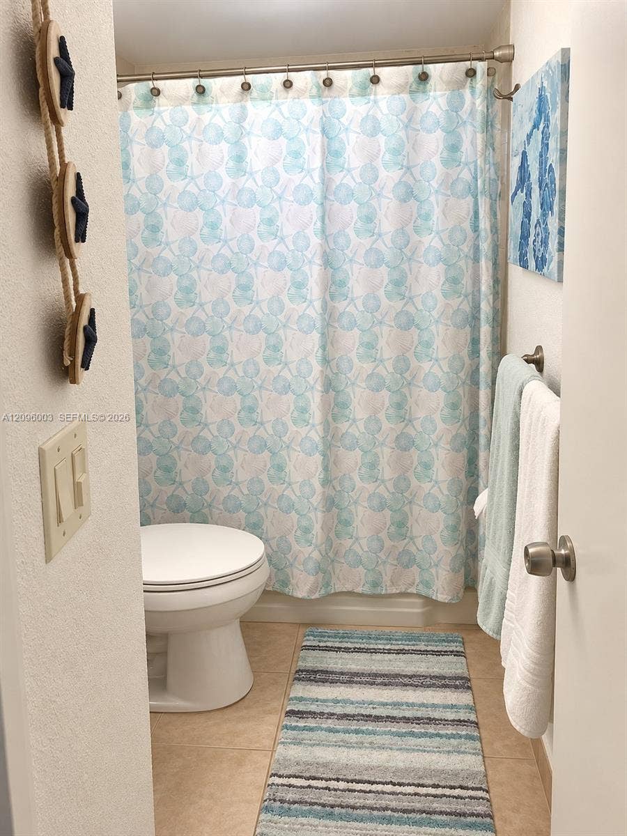 220 Kings Point Drive, #411, Sunny Isles Beach, Sunny Isles Beach, FL 33160 Photo 22
