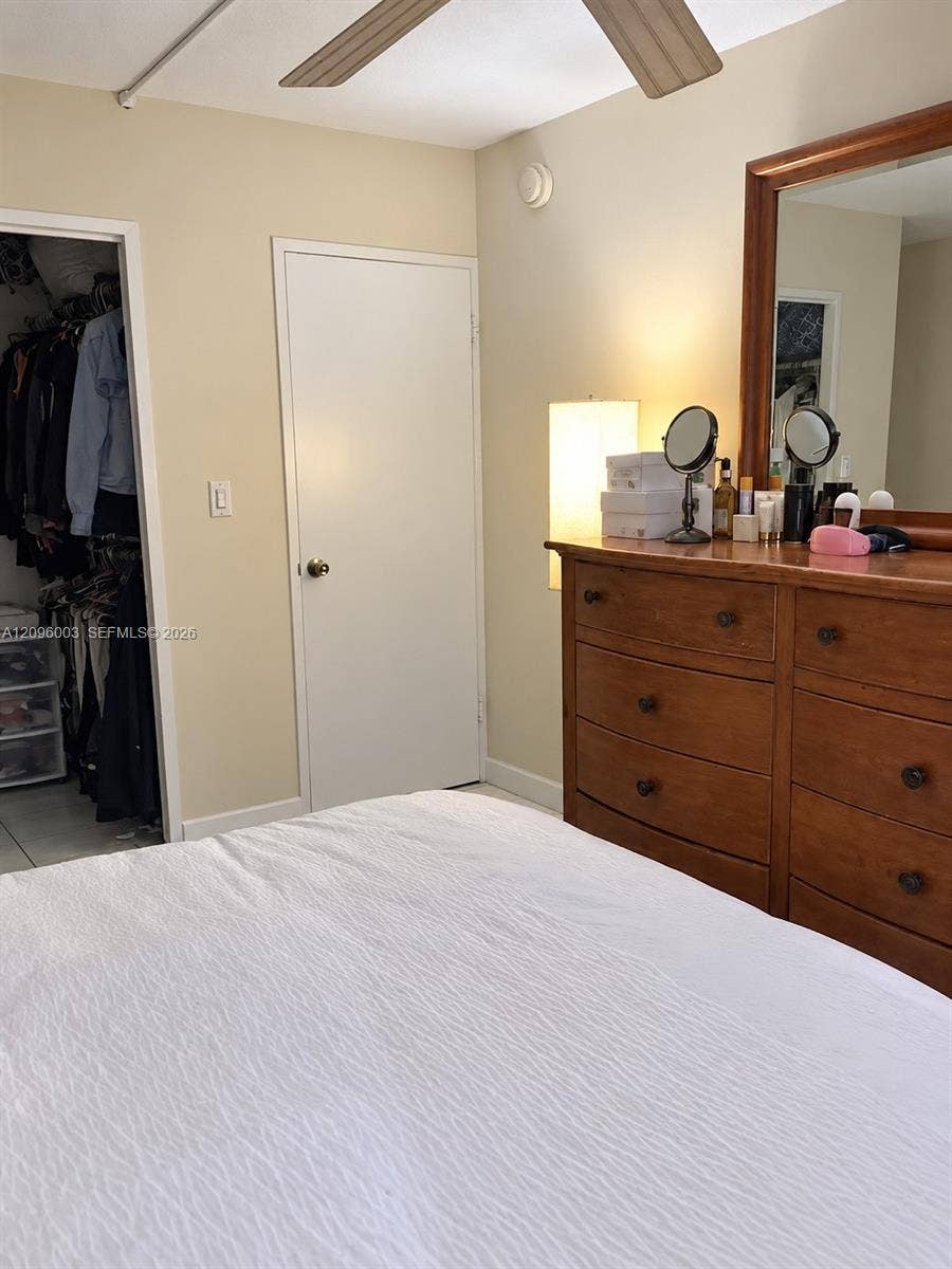 220 Kings Point Drive, #411, Sunny Isles Beach, Sunny Isles Beach, FL 33160 Photo 12