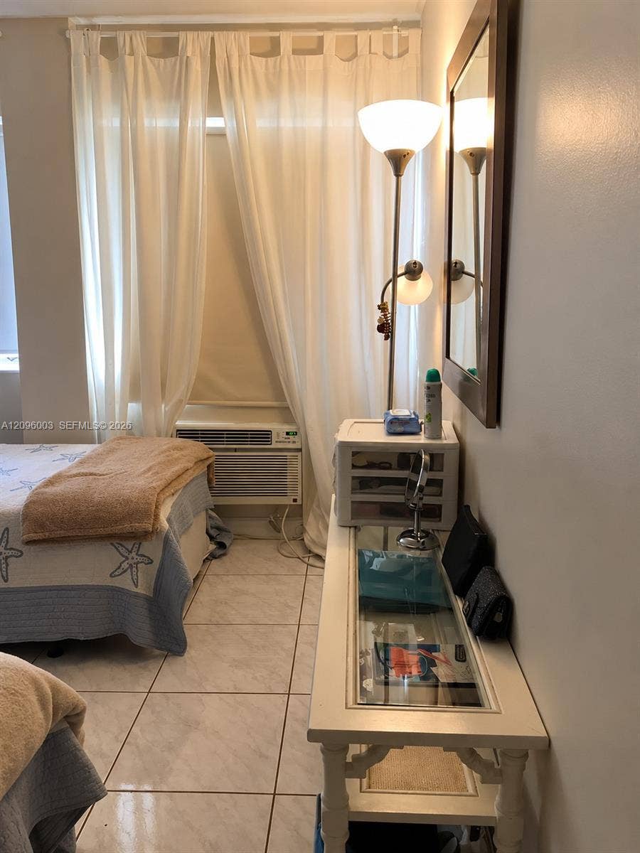 220 Kings Point Drive, #411, Sunny Isles Beach, Sunny Isles Beach, FL 33160 Photo 18