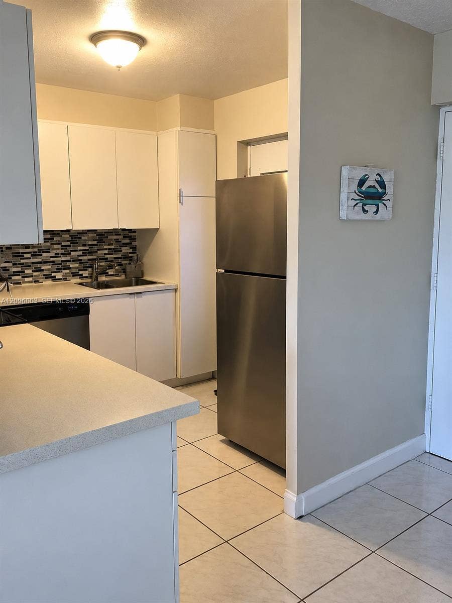 220 Kings Point Drive, #411, Sunny Isles Beach, Sunny Isles Beach, FL 33160 Photo 10