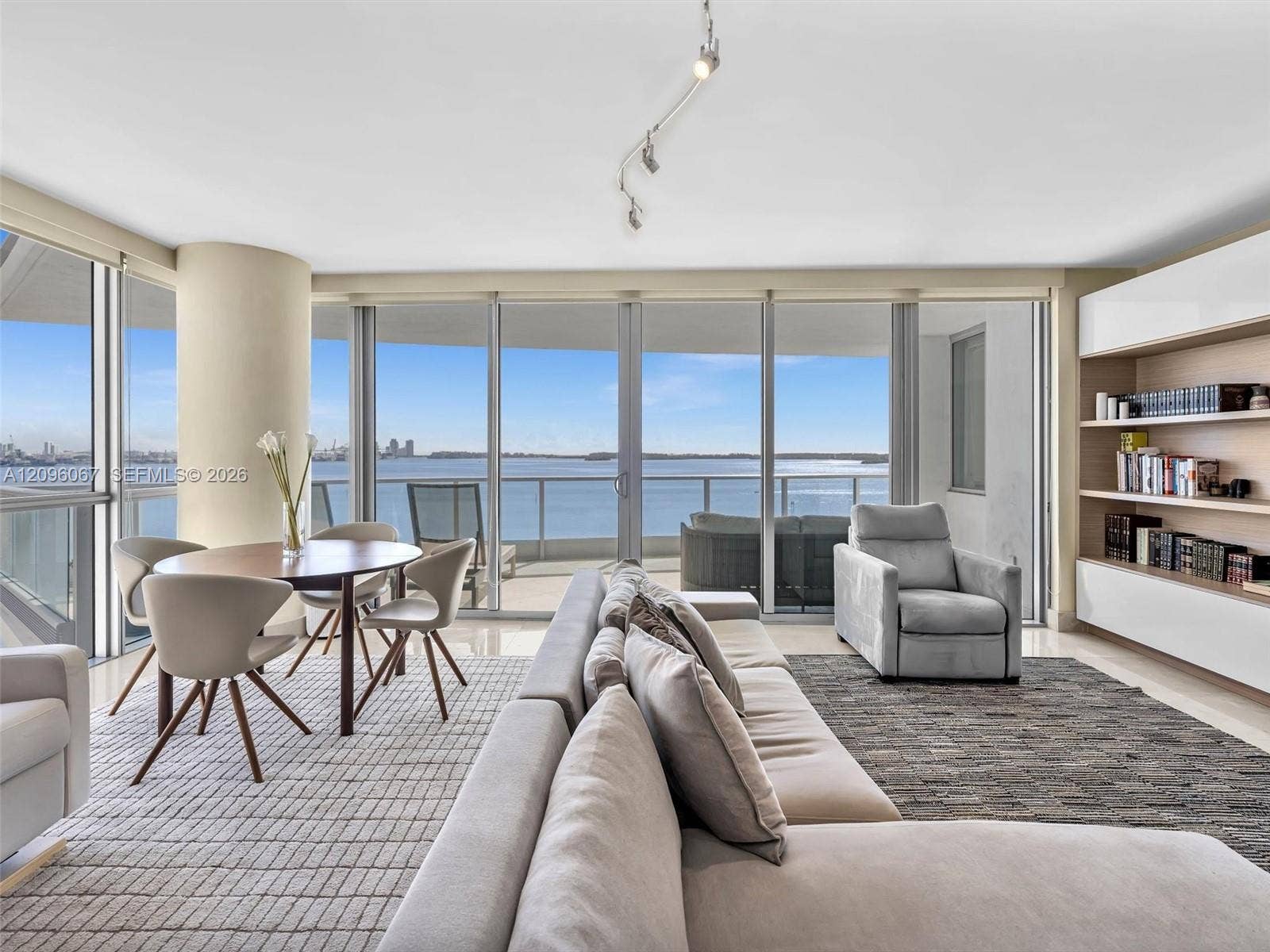 1331 Brickell Bay Drive, #901, Miami, FL 33131 Photo 4