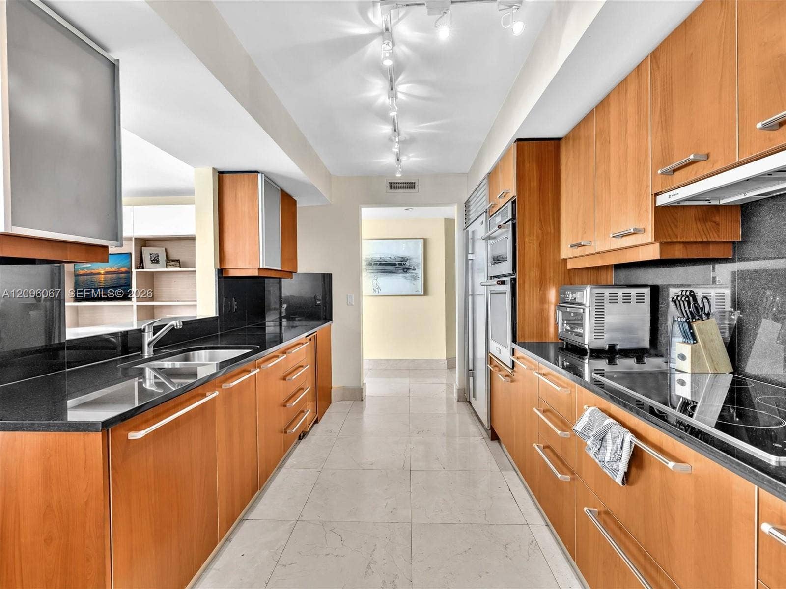 1331 Brickell Bay Drive, #901, Miami, FL 33131 Photo 17