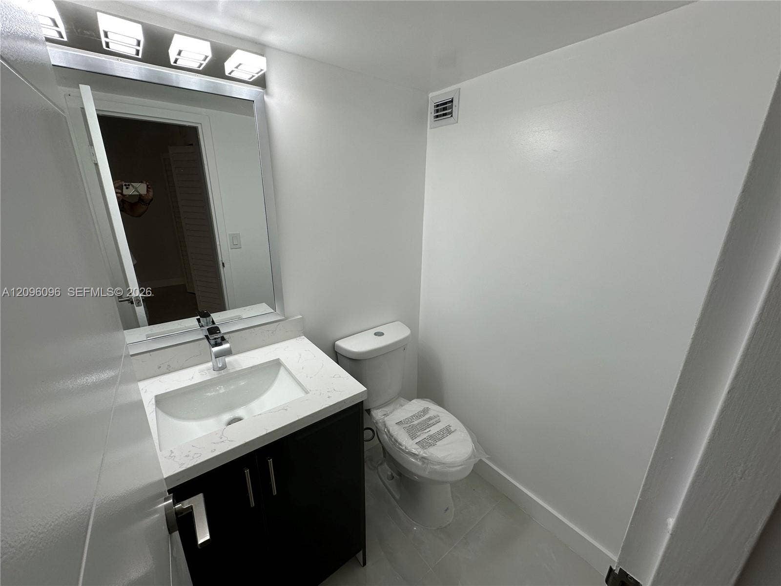 16919 N Bay Road, #215, Sunny Isles Beach, Sunny Isles Beach, FL 33160 Photo 12