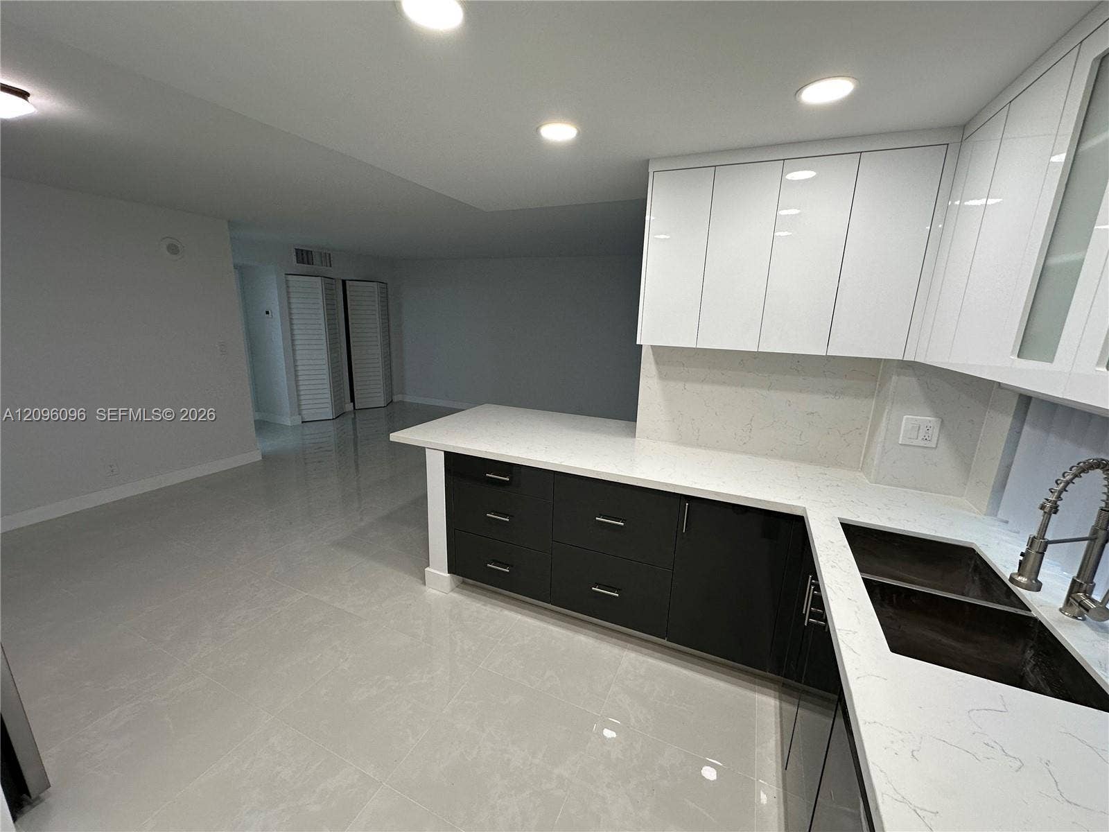 16919 N Bay Road, #215, Sunny Isles Beach, Sunny Isles Beach, FL 33160 Photo 20