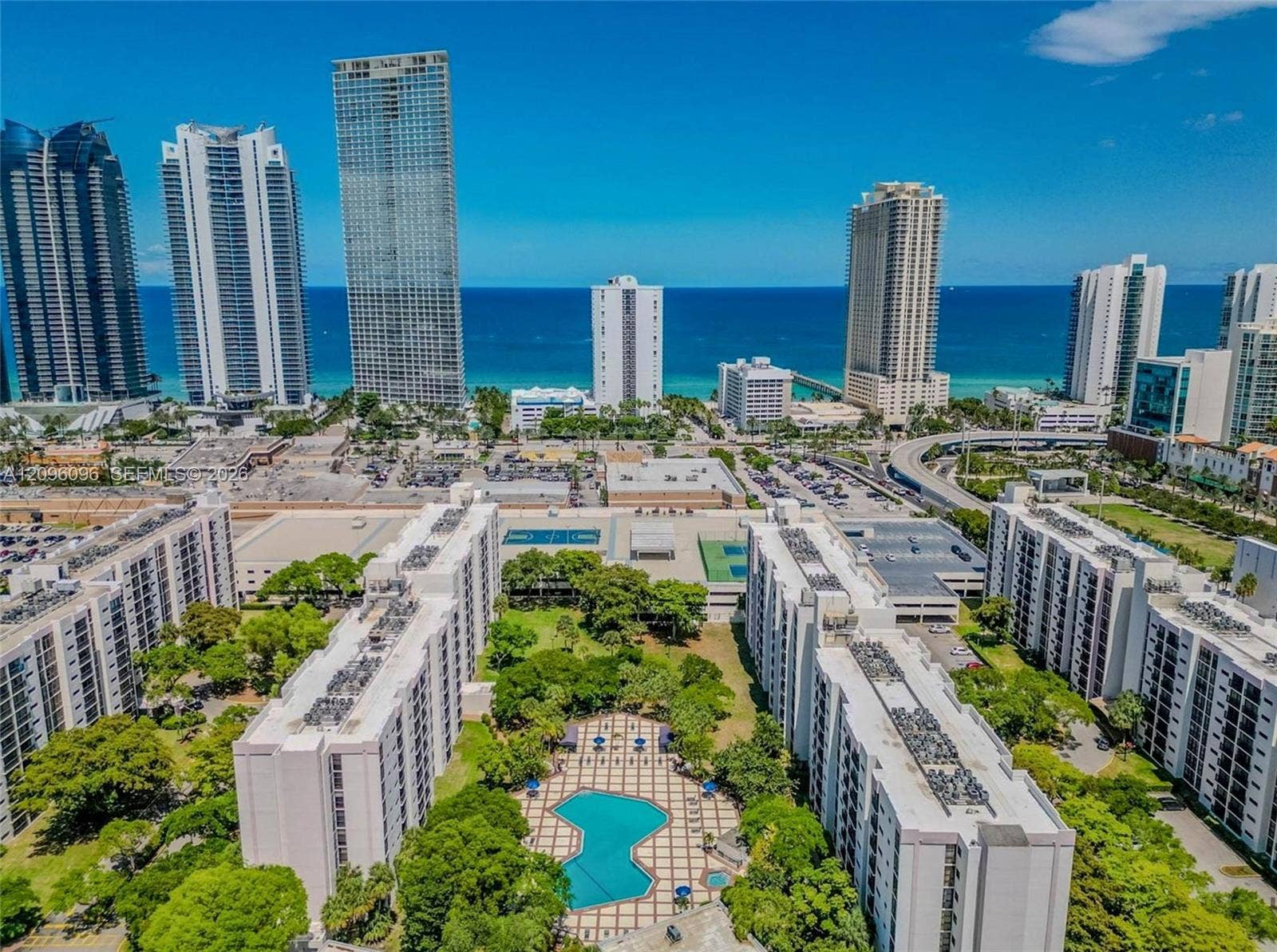 16919 N Bay Road, #215, Sunny Isles Beach, Sunny Isles Beach, FL 33160 Photo 2