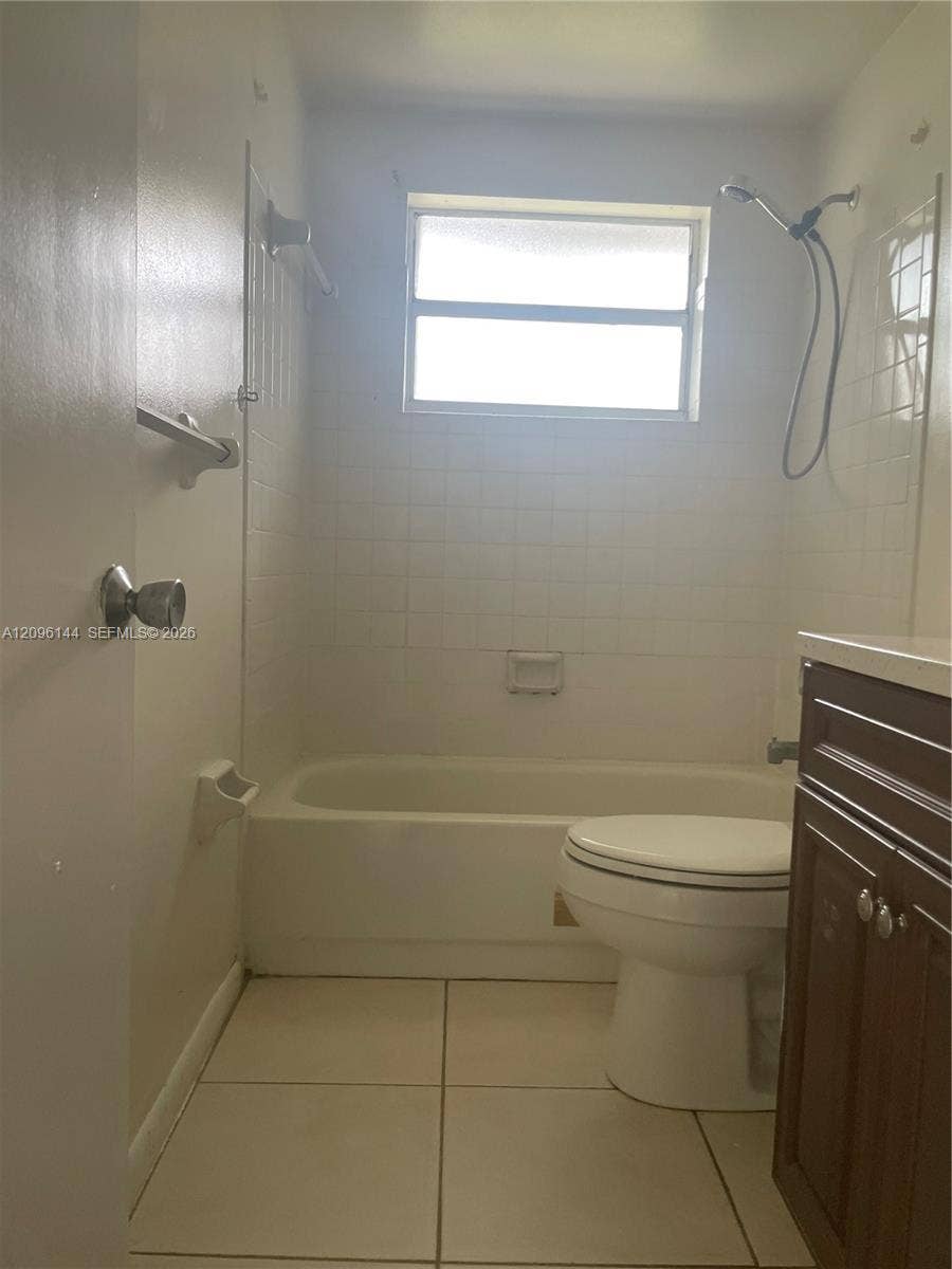 5872 E Bermuda Circle E, #0, West Palm Beach, West Palm Beach, FL 33407 Photo 7