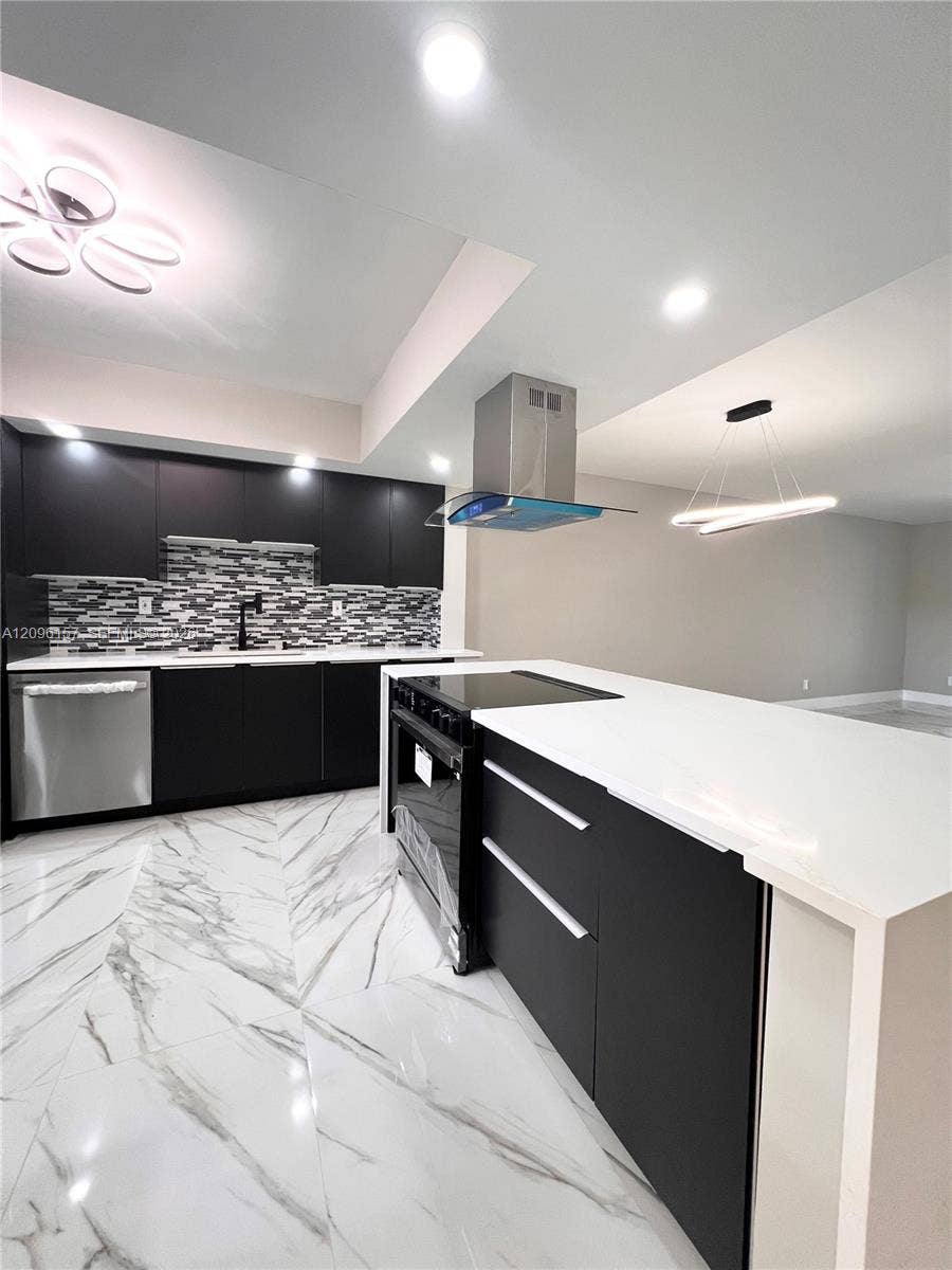 4940 E Sabal Palm Boulevard, #312, Tamarac, FL 33319 Photo 3