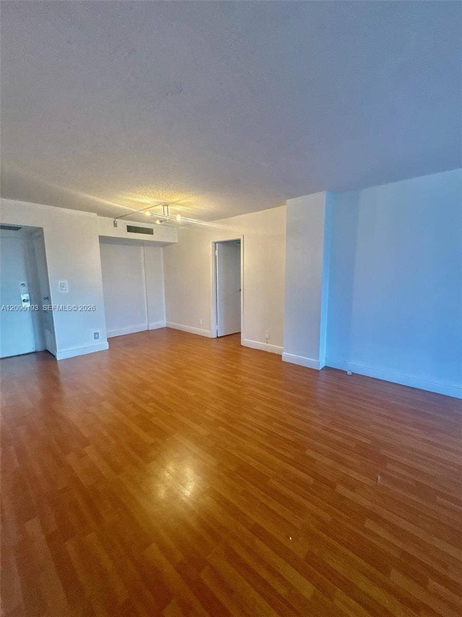3475 N Country Club Drive, #601, Aventura, FL 33180 Photo 4