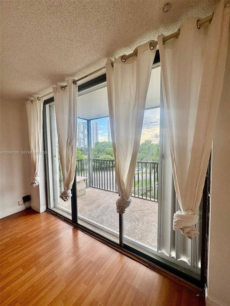 3475 N Country Club Drive, #601, Aventura, FL 33180 Photo 2