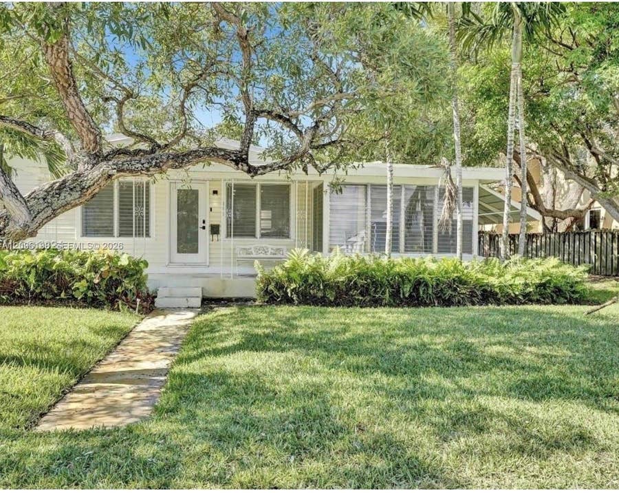 Property photo for 814 SE 14th Street, Fort Lauderdale, FL