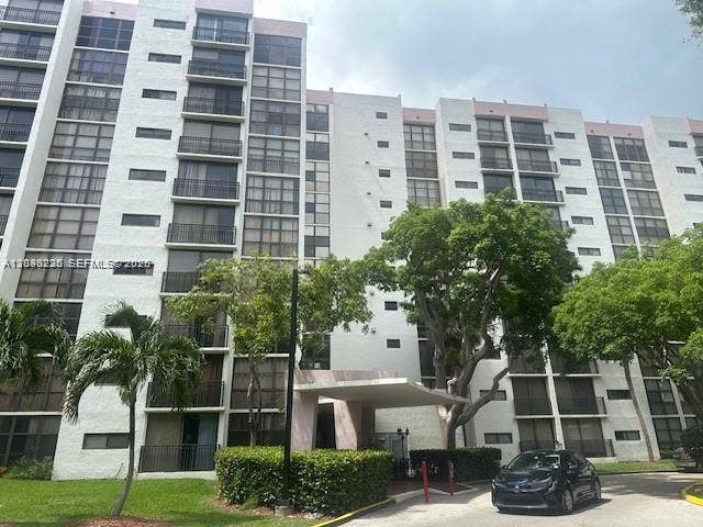 17021 N Bay Road, #521, Sunny Isles Beach, FL 33160 Photo 2